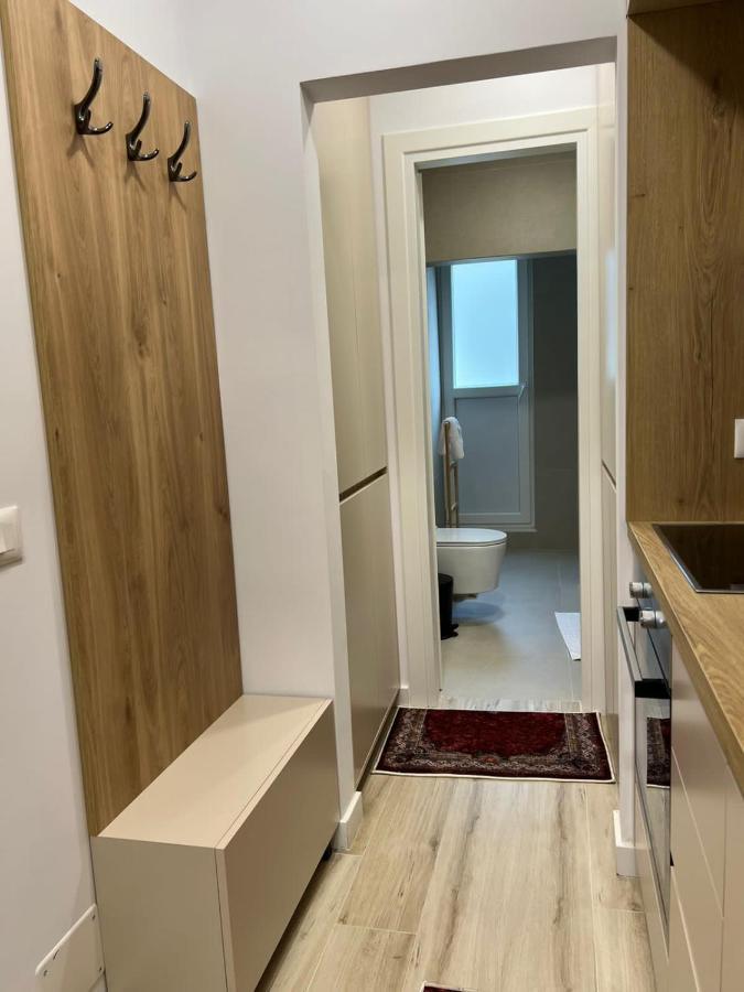Smart Home , Lovely Apartment In Тирана Экстерьер фото