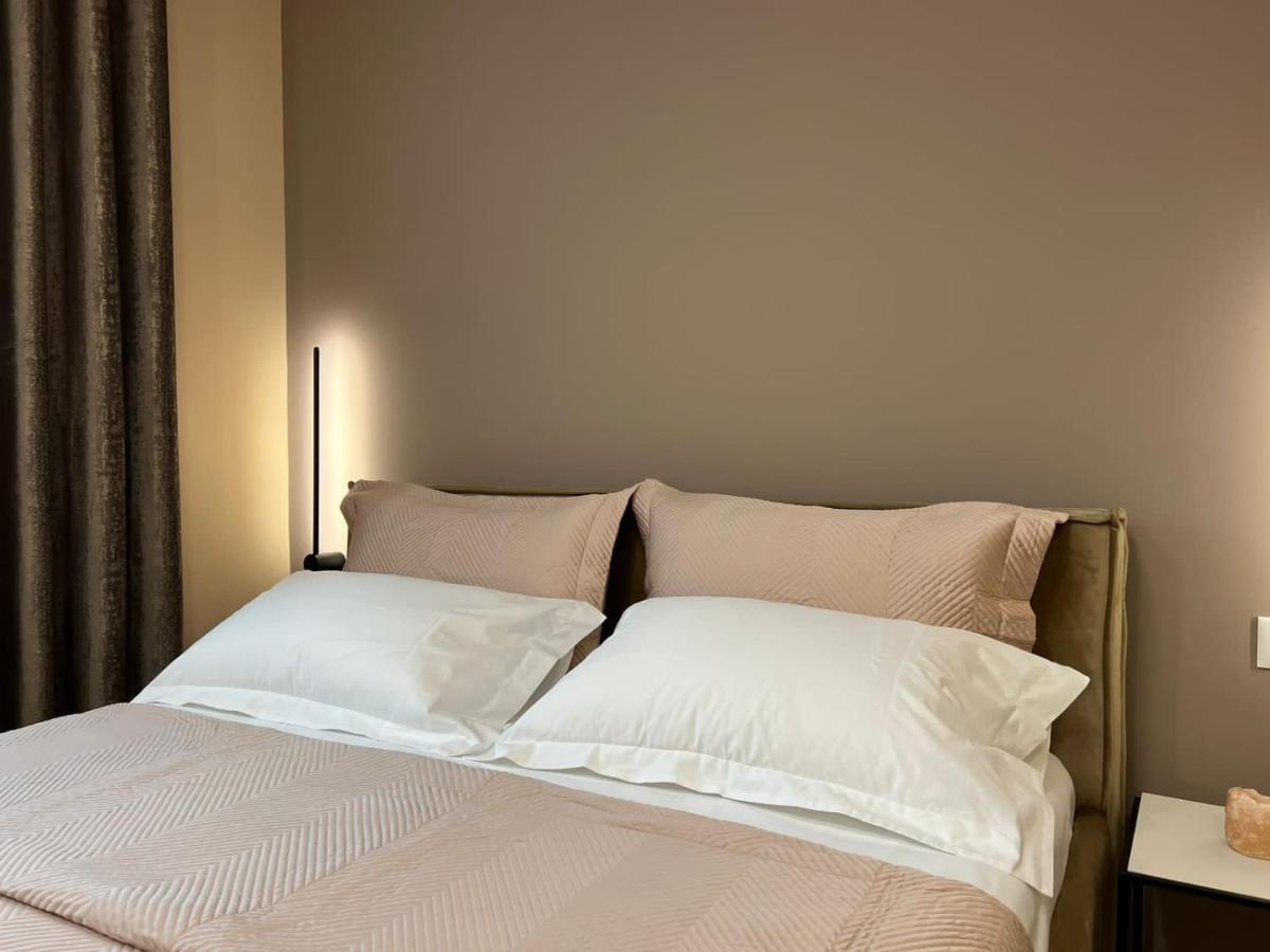 Smart Home , Lovely Apartment In Тирана Экстерьер фото