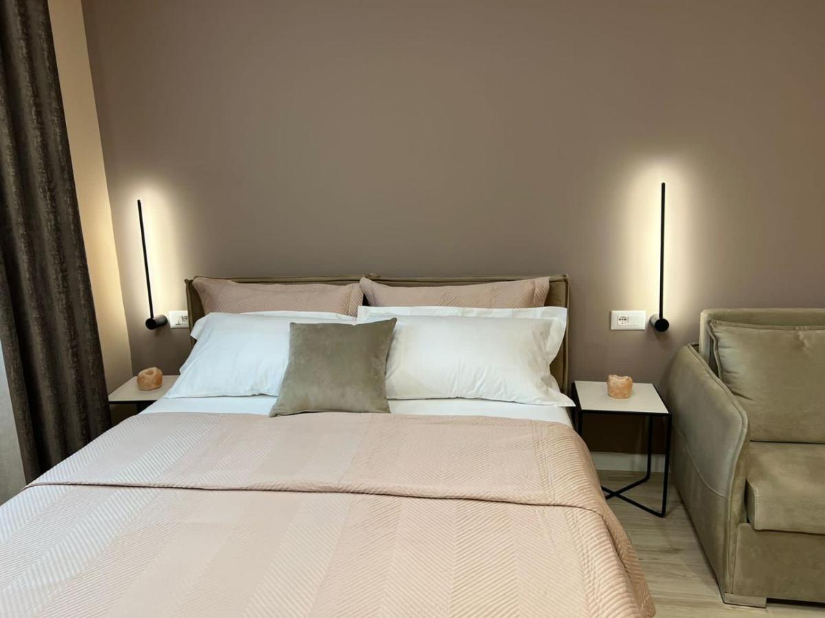 Smart Home , Lovely Apartment In Тирана Экстерьер фото