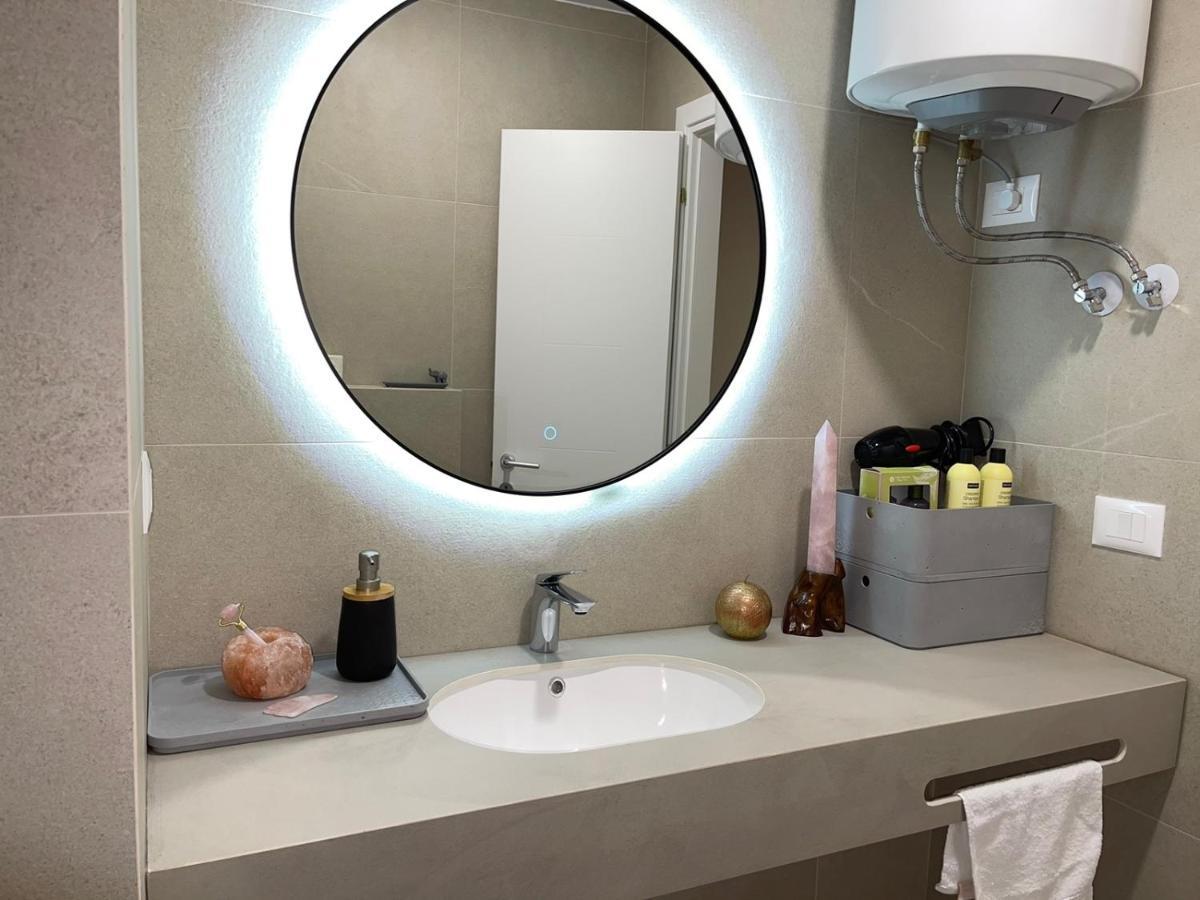 Smart Home , Lovely Apartment In Тирана Экстерьер фото