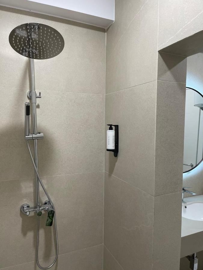 Smart Home , Lovely Apartment In Тирана Экстерьер фото
